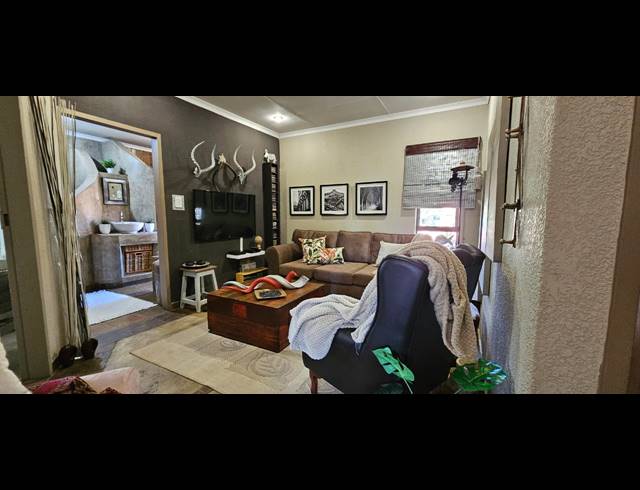 3 BEDROOM FREESTANDING FOR SALE IN CASHAN